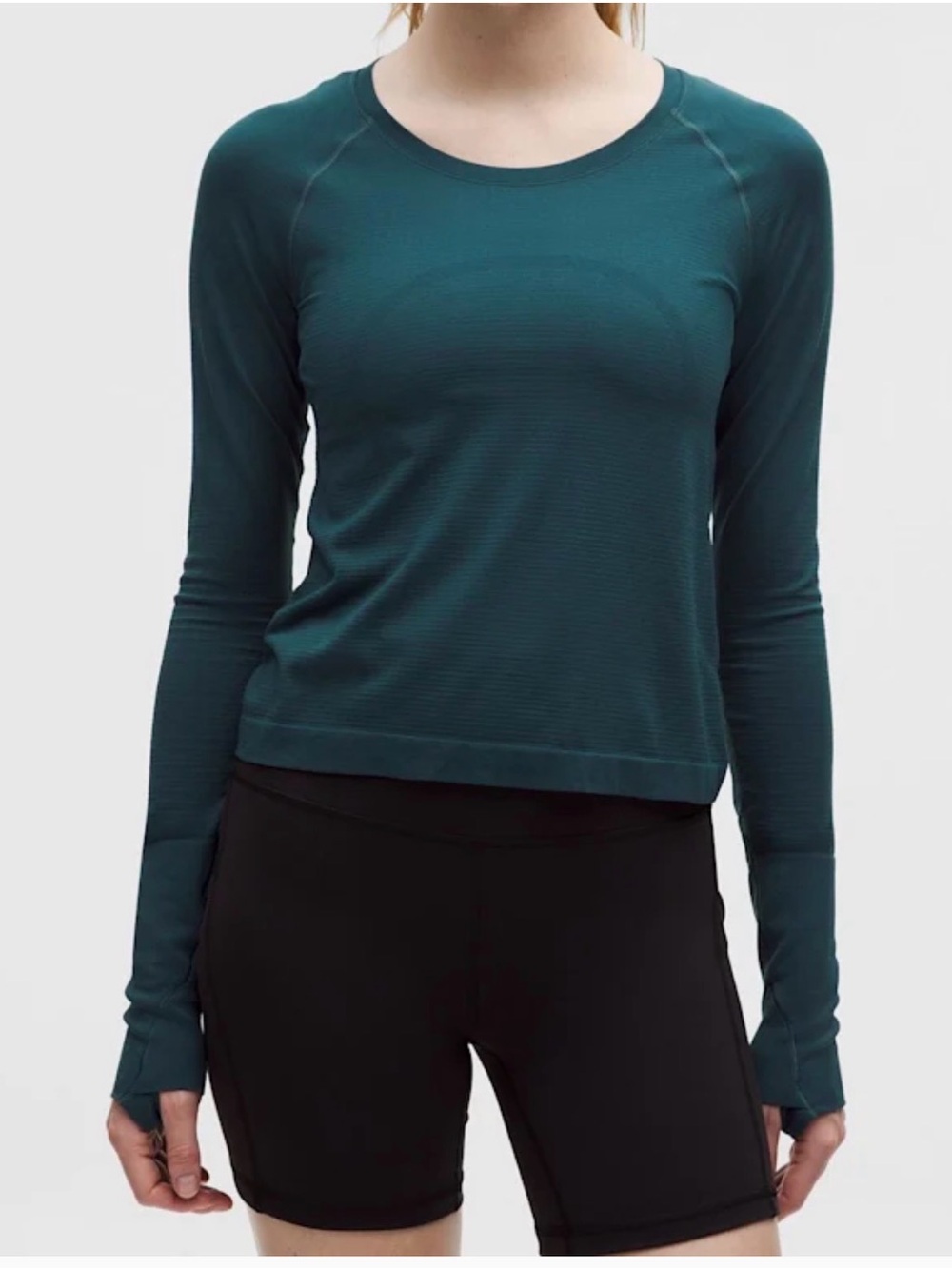 Lululemon Waist/Race length swiftly long sleeve size 4